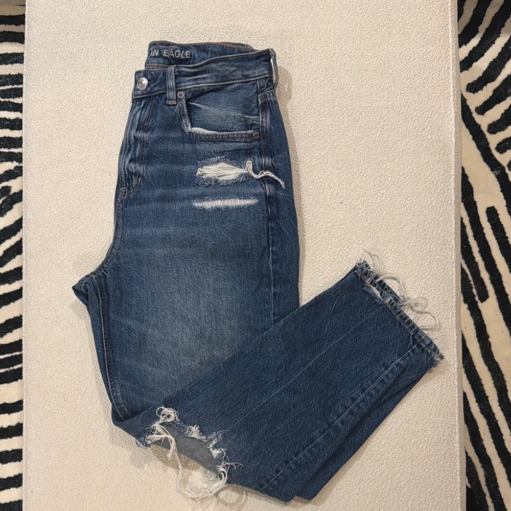 American Eagle Outfitters Blue Distressed Ankle Jeans - Picture 2 of 4